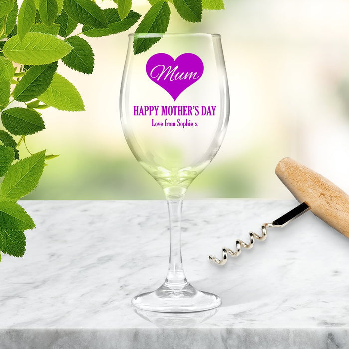 Mum in Heart Coloured Wine Glass